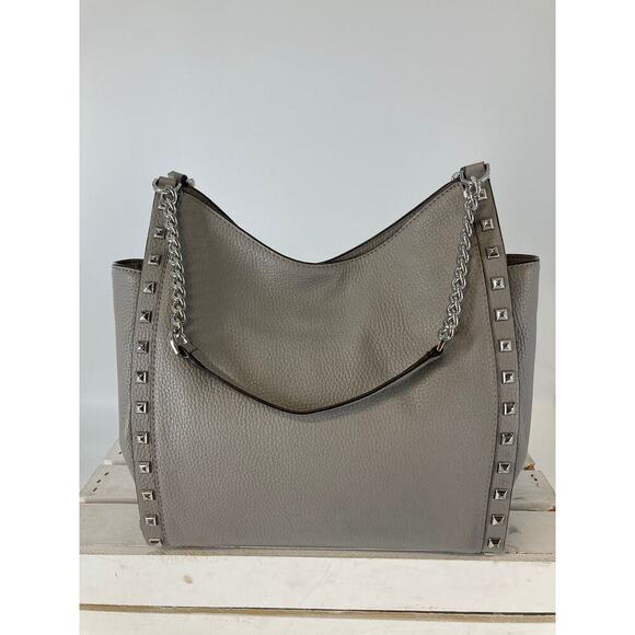 MICHAEL KORS LARGE GRAY PEBBLED LEATHER STUDED SHOULDER BAG - Picture 4 of 16